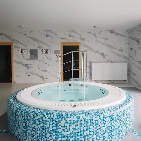 Aquamare22 Z Basenem I