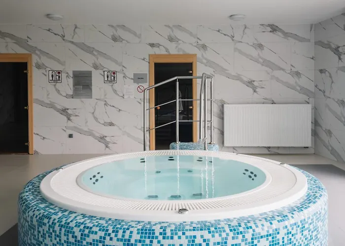 Aquamare22 Z Basenem I